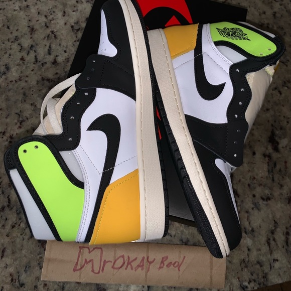 Mens size 10 Nike Air Jordan 1 Retro High White Black Volt University hi top new main image 4